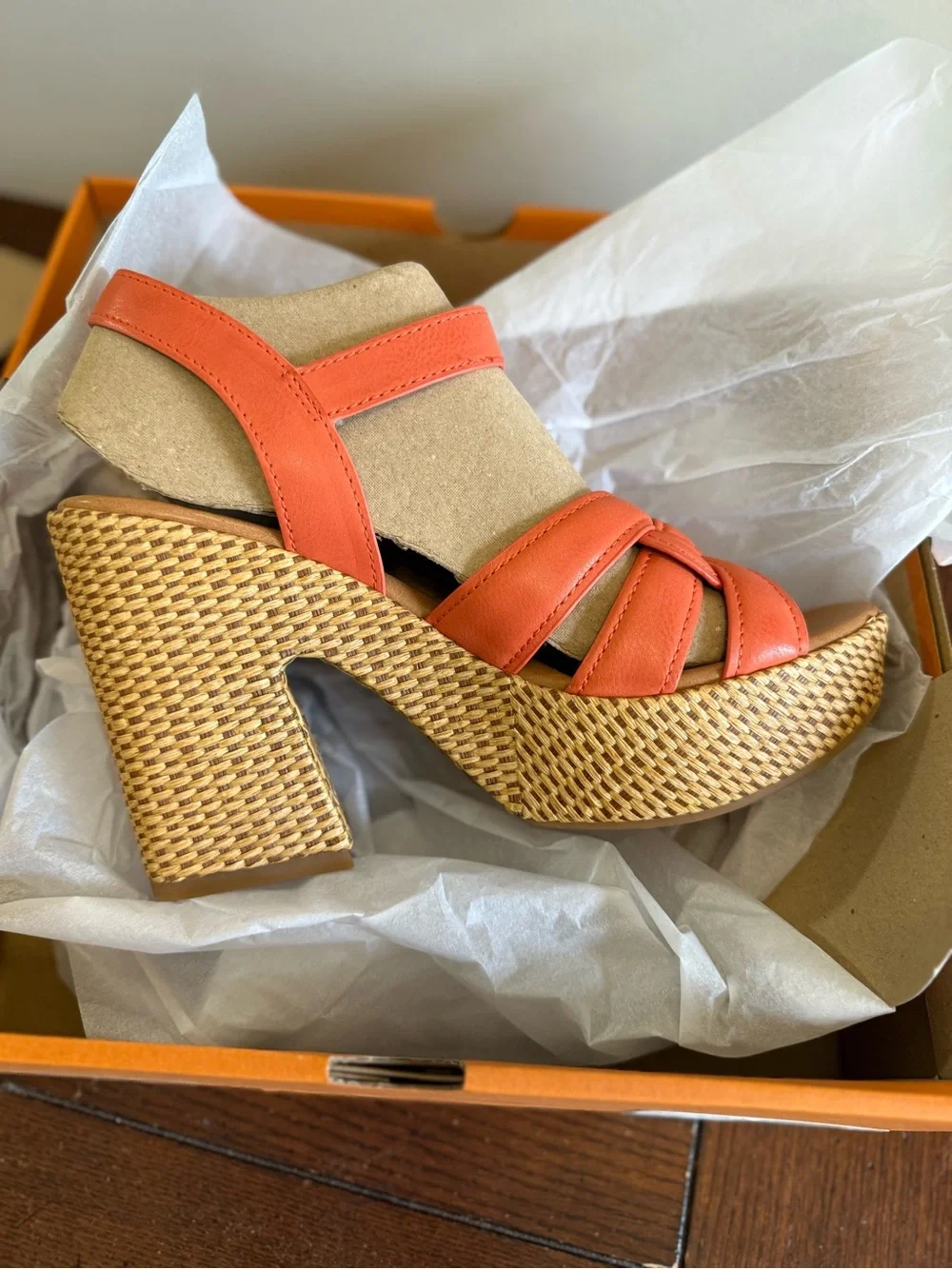 Korks Dee Women's Orange Platform Woven Block Heel Sandal NEW‎ 9